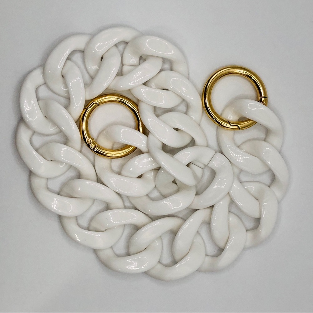 Acrylic chunky chain link bag strap, white links